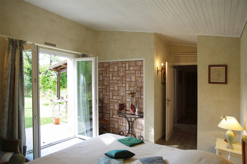 Marievalerianne Hotel Mirefleurs Ngoại thất bức ảnh